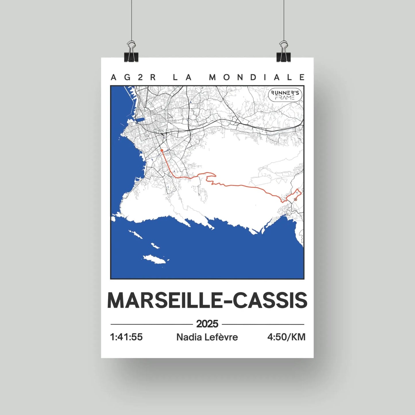 Poster A4/A5 personnalisé Runner's Frame, couleur blanc, avec carte de ville, tracé de course et exemple de la course Marseille-Cassis.